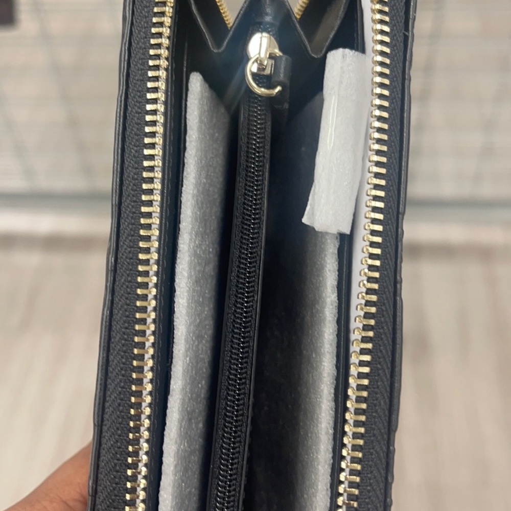 NWT DKNY LOGO WALLET - Picture 12 of 12